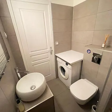 Renting - 2 Massena - Luxury Loft - Balcony Massena Square View - Aircon Apartment Nice